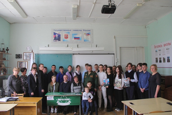 В Родниках появилась первая «Парта Героя»